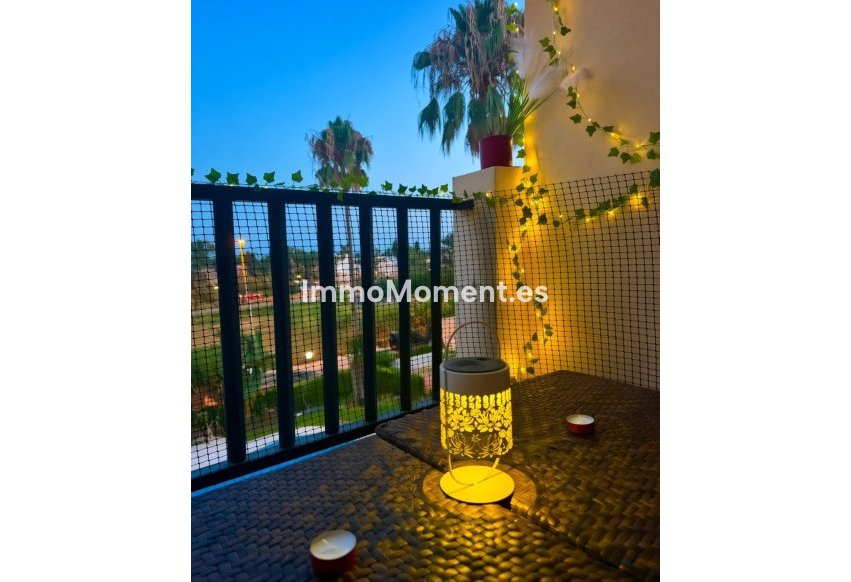 Resale - Apartment - Marbella - Nueva Andalucía