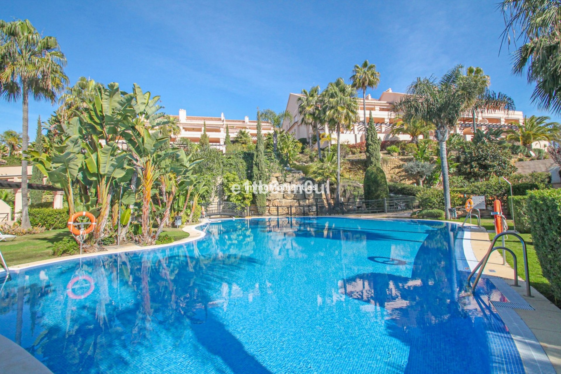 Resale - Apartment - Marbella - Nueva Andalucía