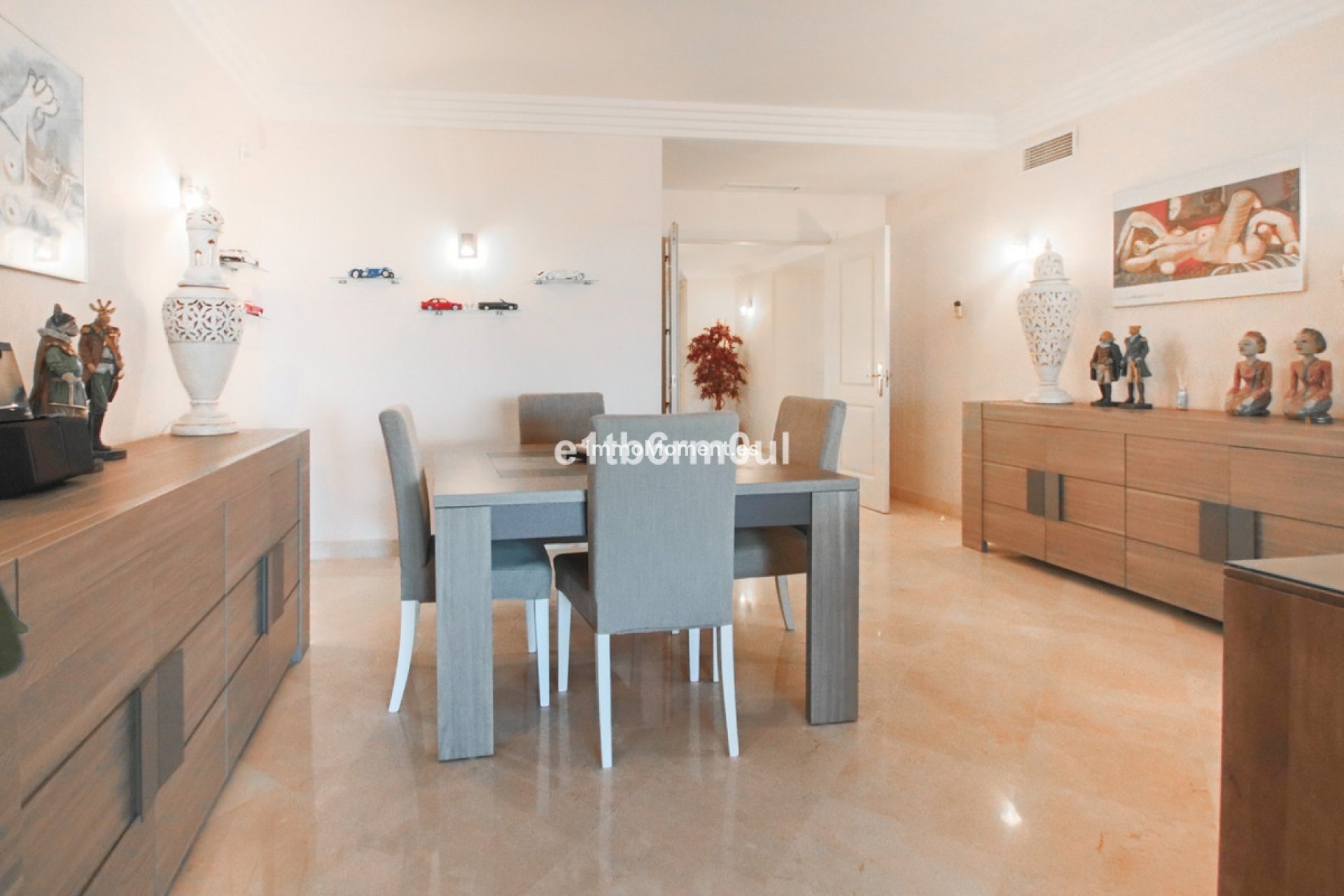 Resale - Apartment - Marbella - Nueva Andalucía