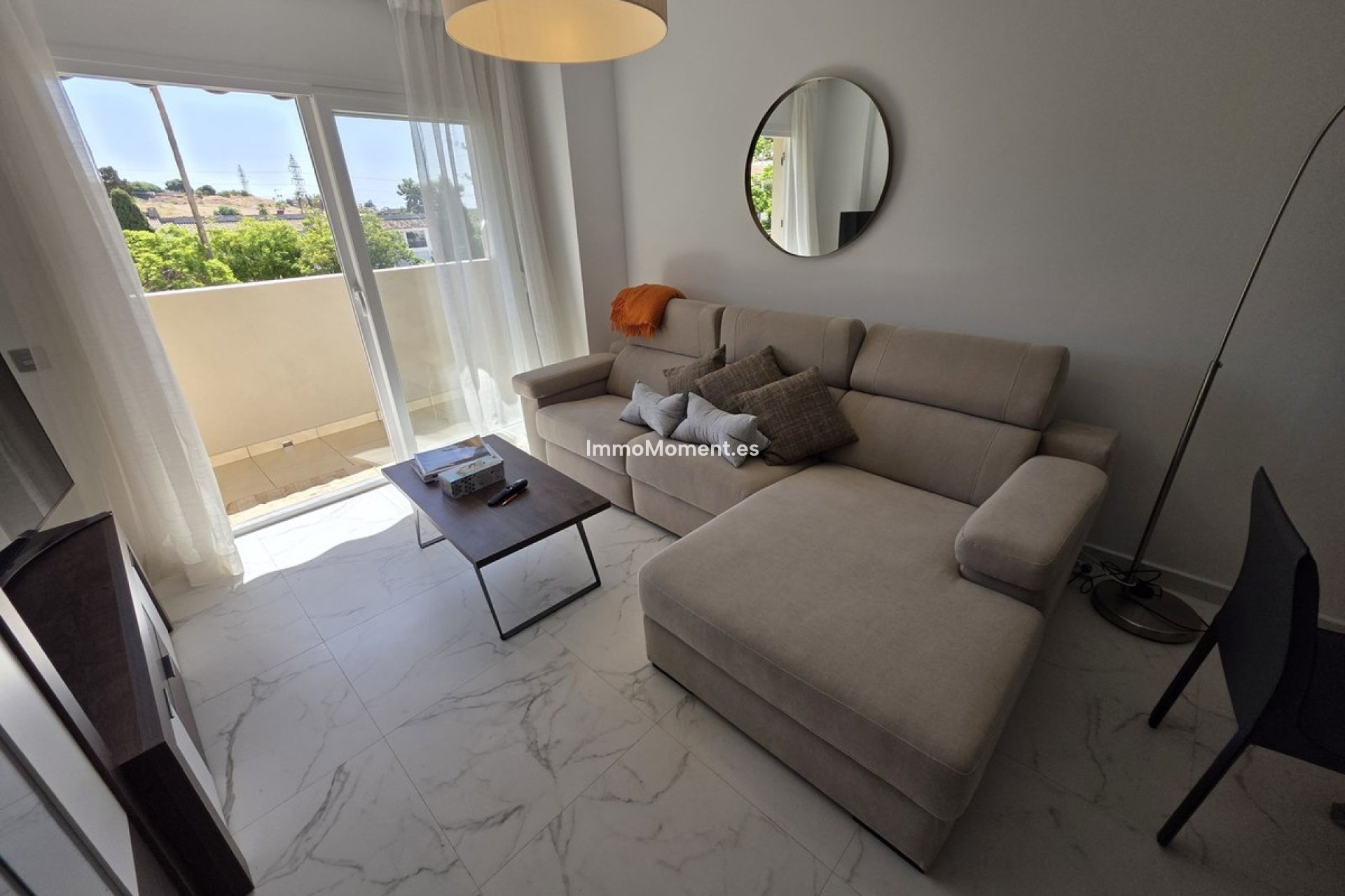 Resale - Apartment - Marbella - Nueva Andalucía