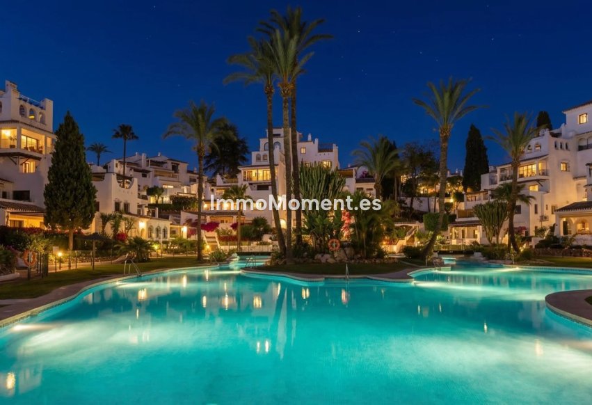 Resale - Apartment - Marbella - Nueva Andalucía