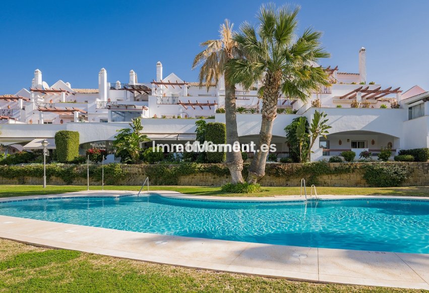 Resale - Apartment - Marbella - Nueva Andalucía
