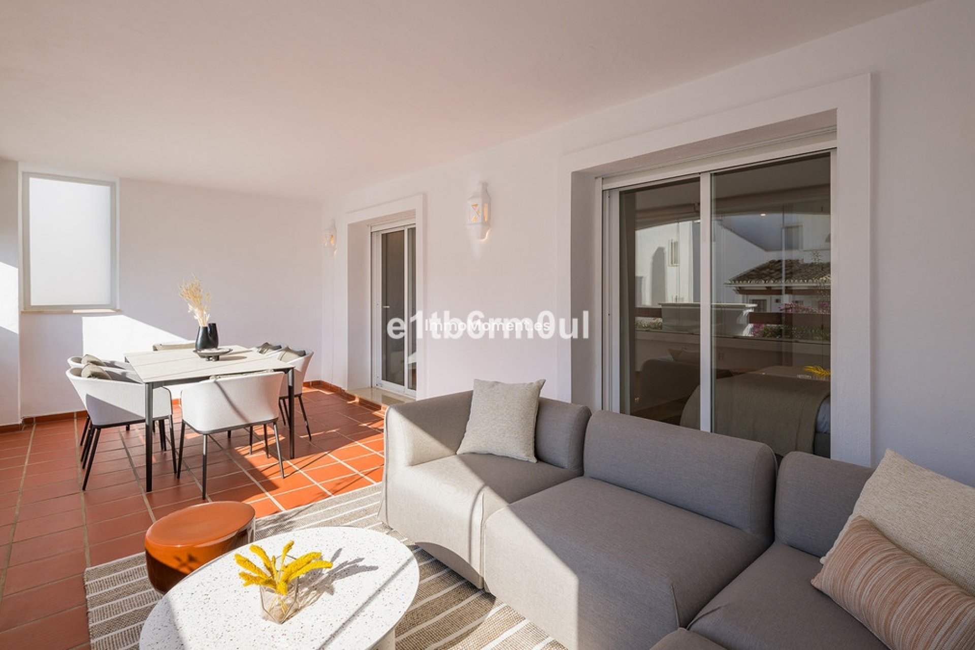 Resale - Apartment - Marbella - Nueva Andalucía