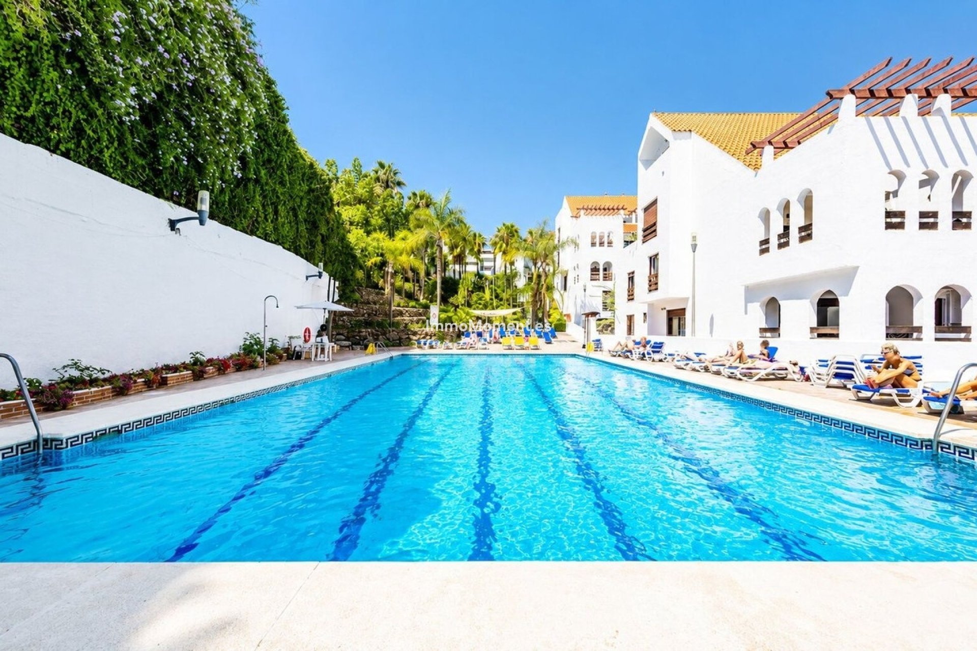 Resale - Apartment - Marbella - Nueva Andalucía