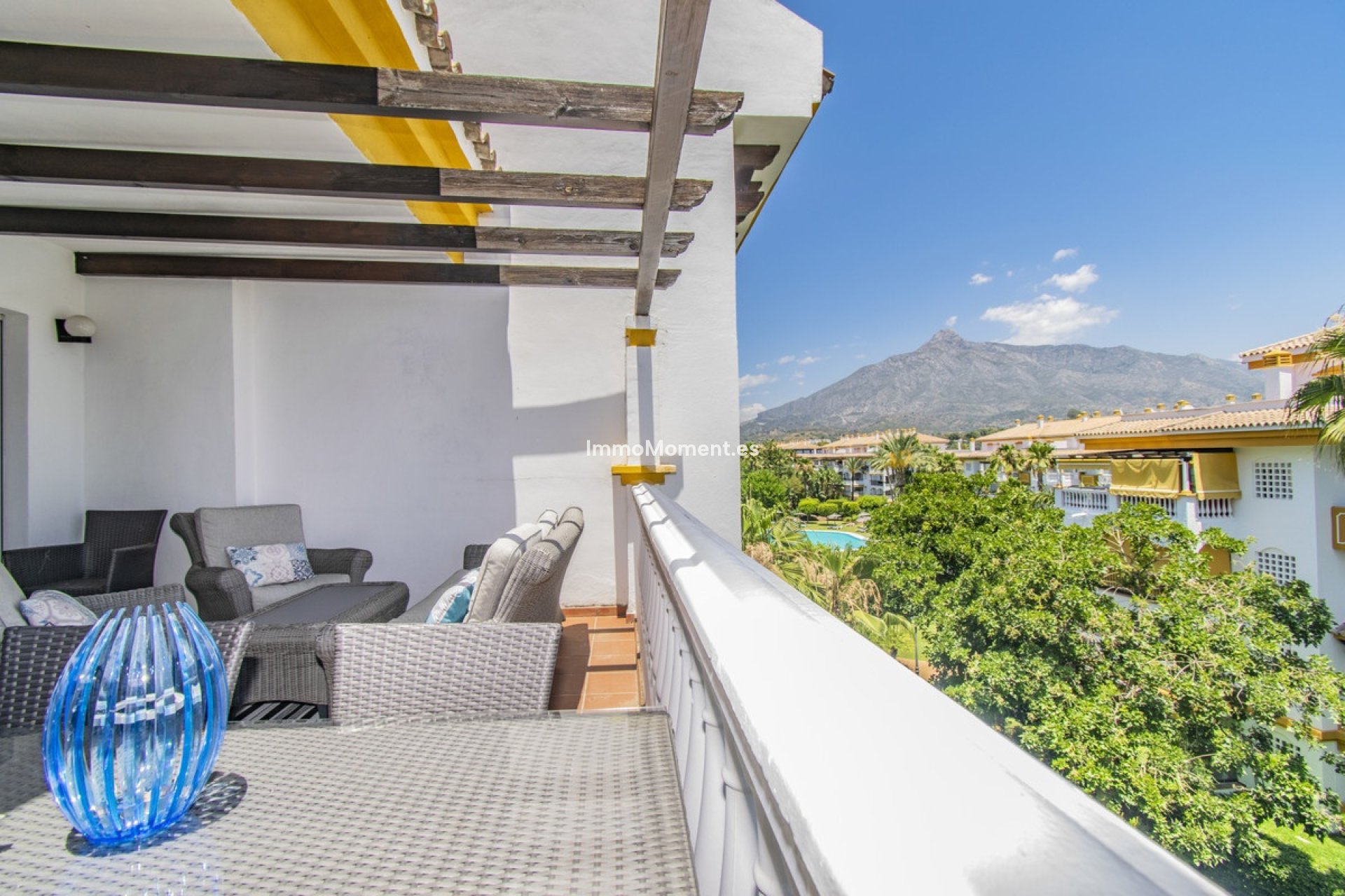 Resale - Apartment - Marbella - Nueva Andalucía