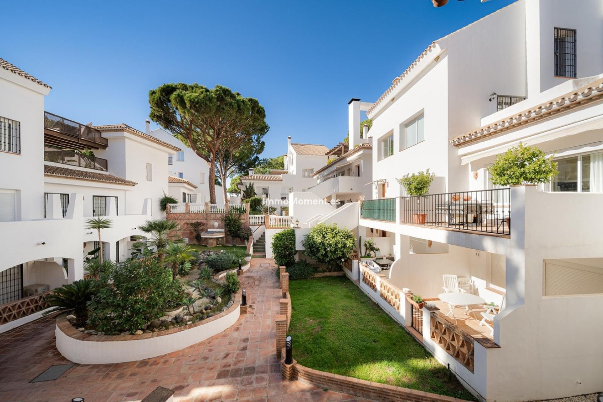 Resale - Apartment - Marbella - Nueva Andalucía