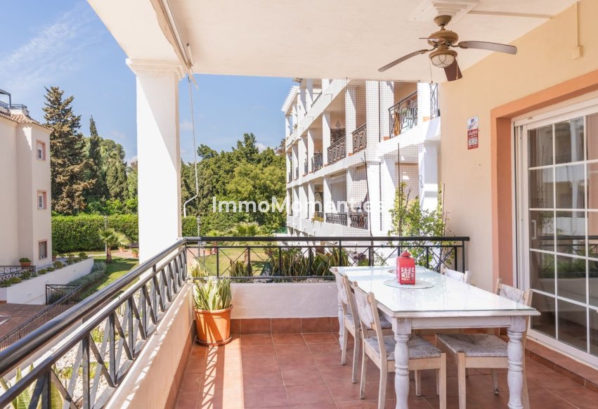 Resale - Apartment - Marbella - Nueva Andalucía