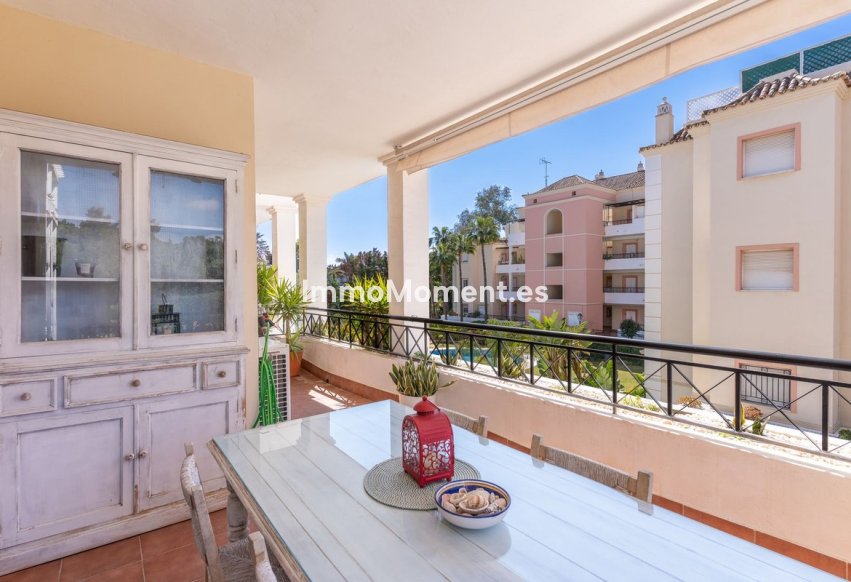 Resale - Apartment - Marbella - Nueva Andalucía