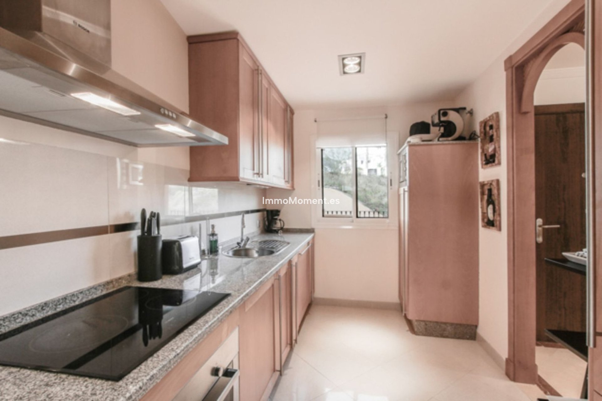 Resale - Apartment - Marbella - Nueva Andalucía