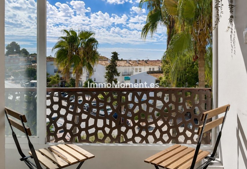 Resale - Apartment - Marbella - Nueva Andalucía