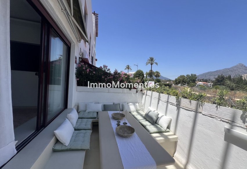 Resale - Apartment - Marbella - Nueva Andalucía