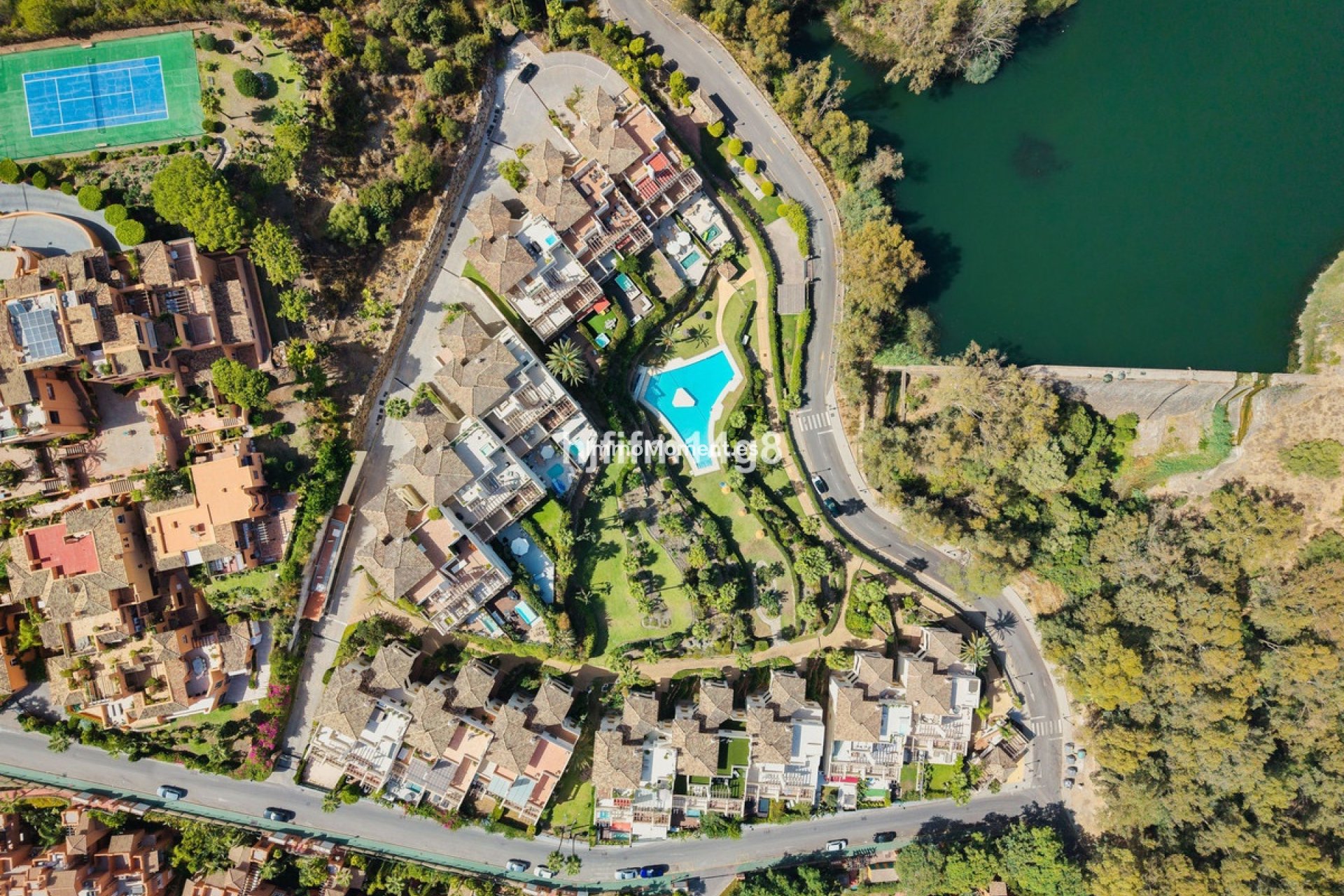 Resale - Apartment - Marbella - Nueva Andalucía