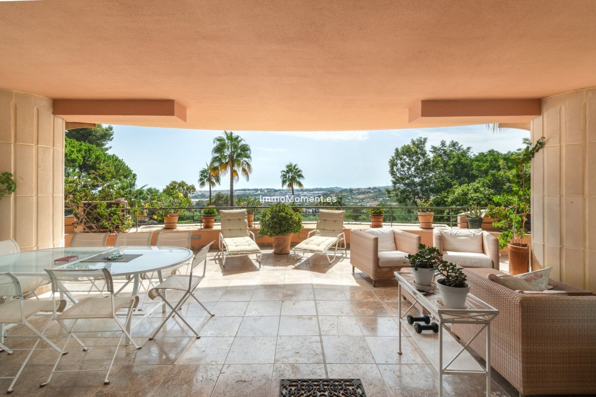 Resale - Apartment - Marbella - Nueva Andalucía