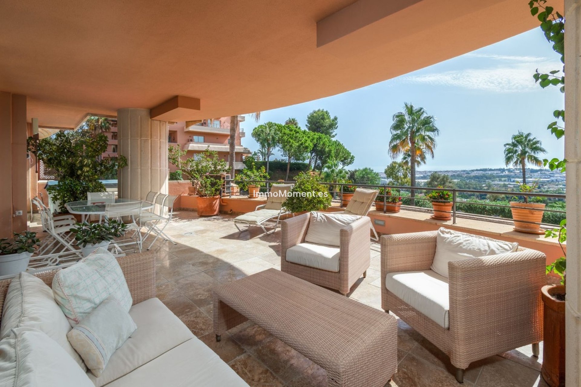 Resale - Apartment - Marbella - Nueva Andalucía