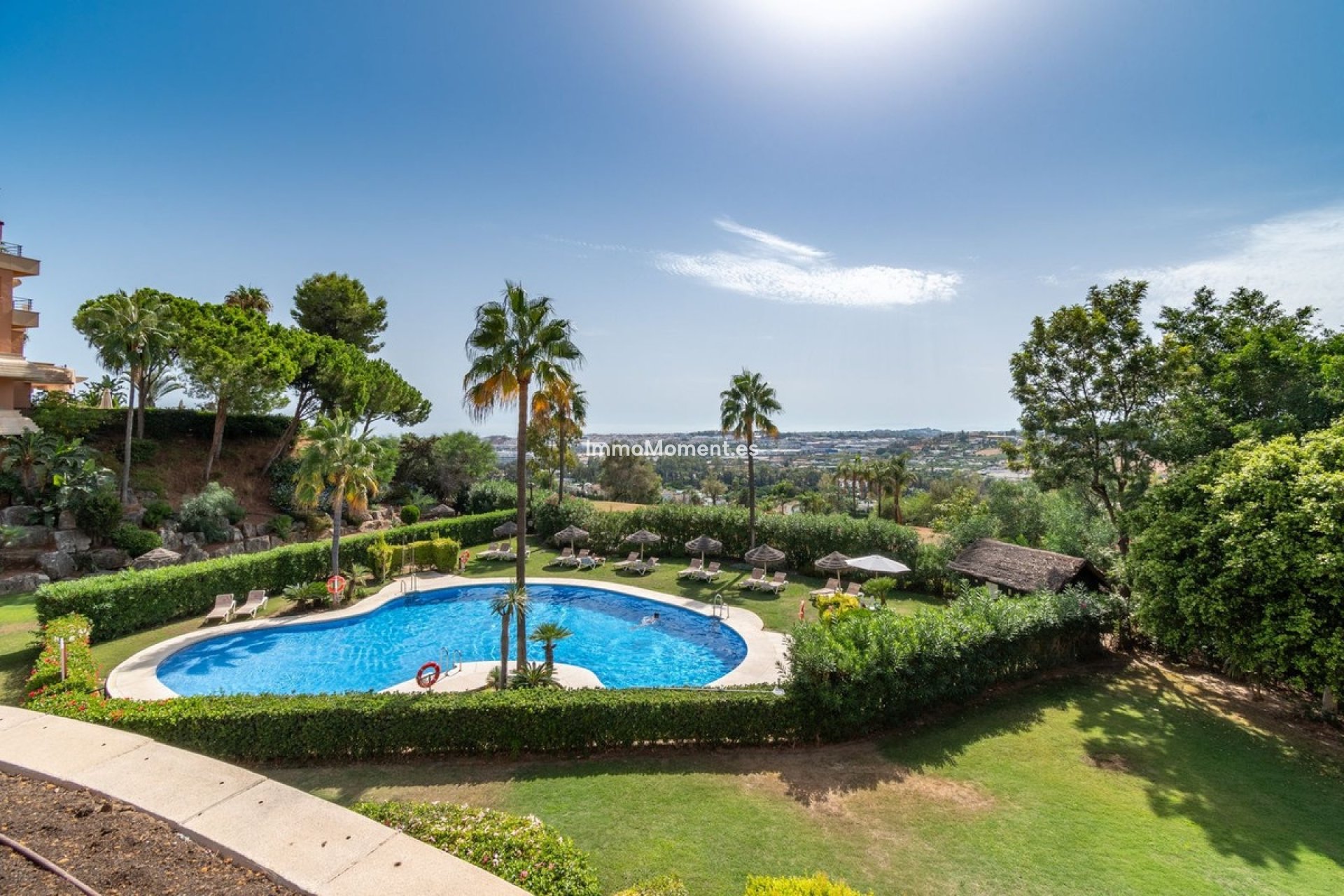 Resale - Apartment - Marbella - Nueva Andalucía