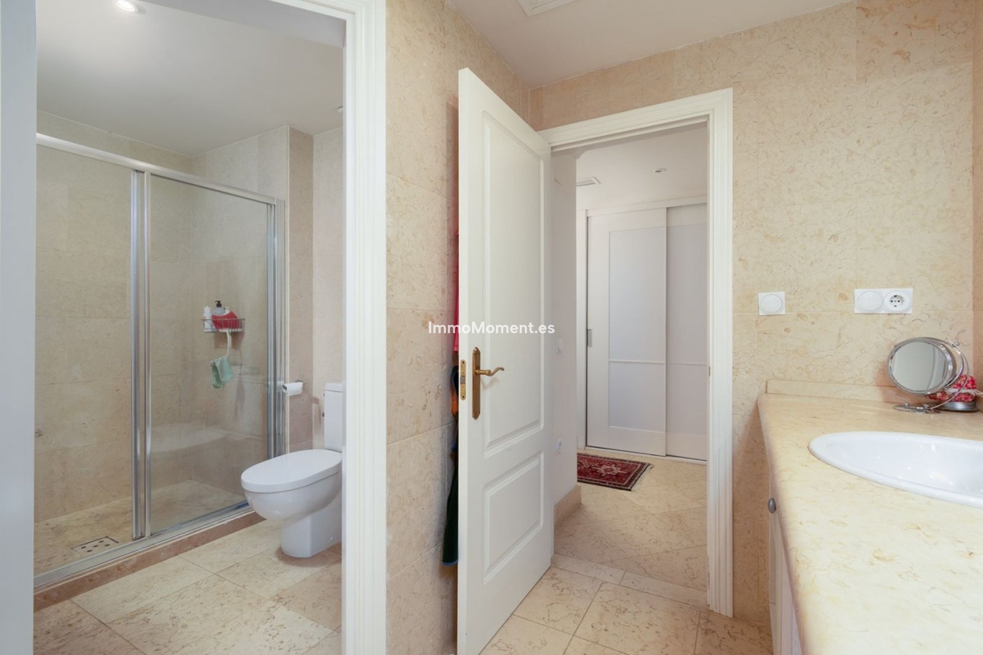 Resale - Apartment - Marbella - Nueva Andalucía