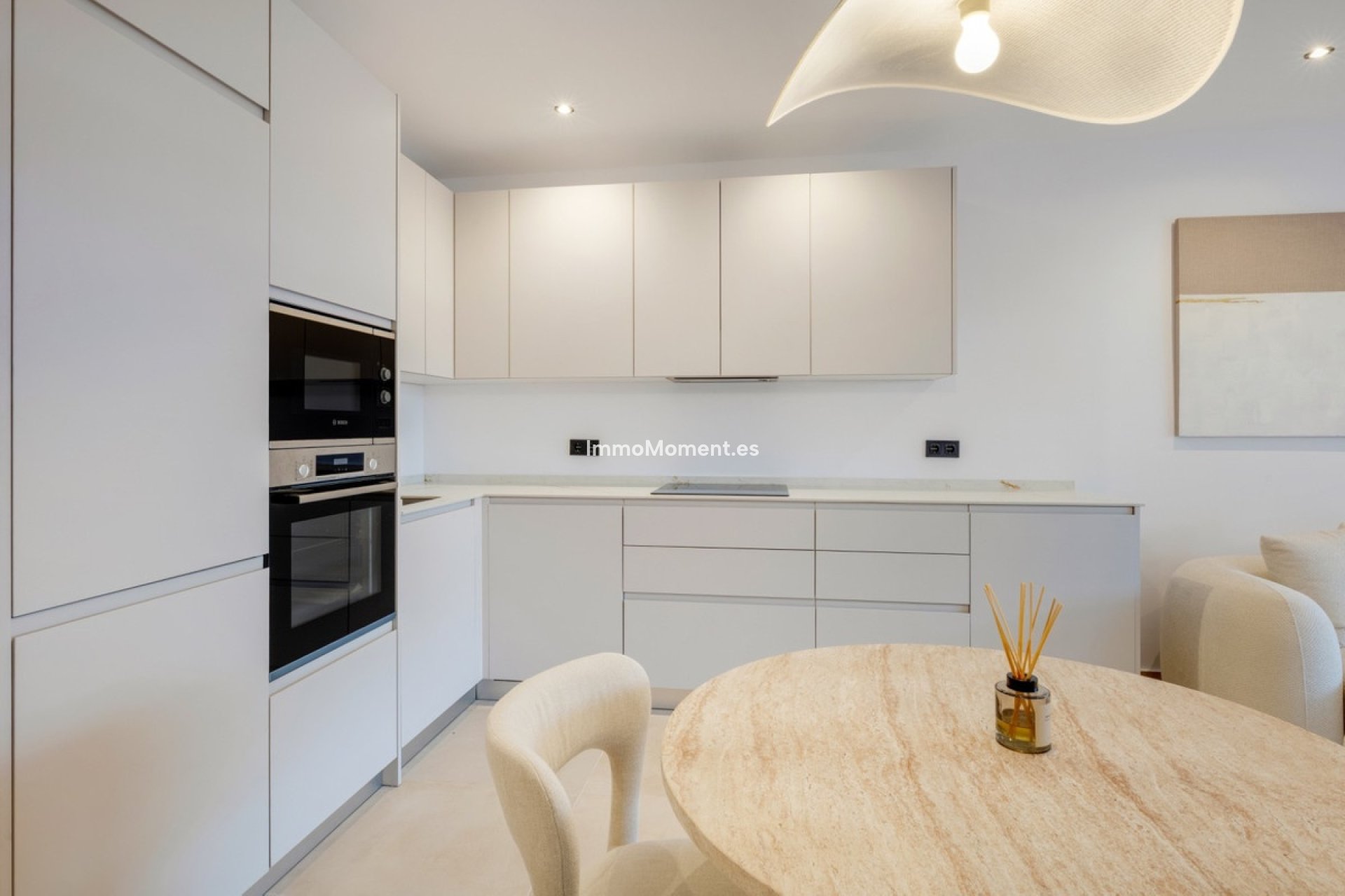 Resale - Apartment - Marbella - Nueva Andalucía