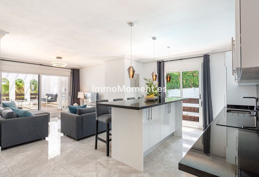 Resale - Apartment - Marbella - Nueva Andalucía
