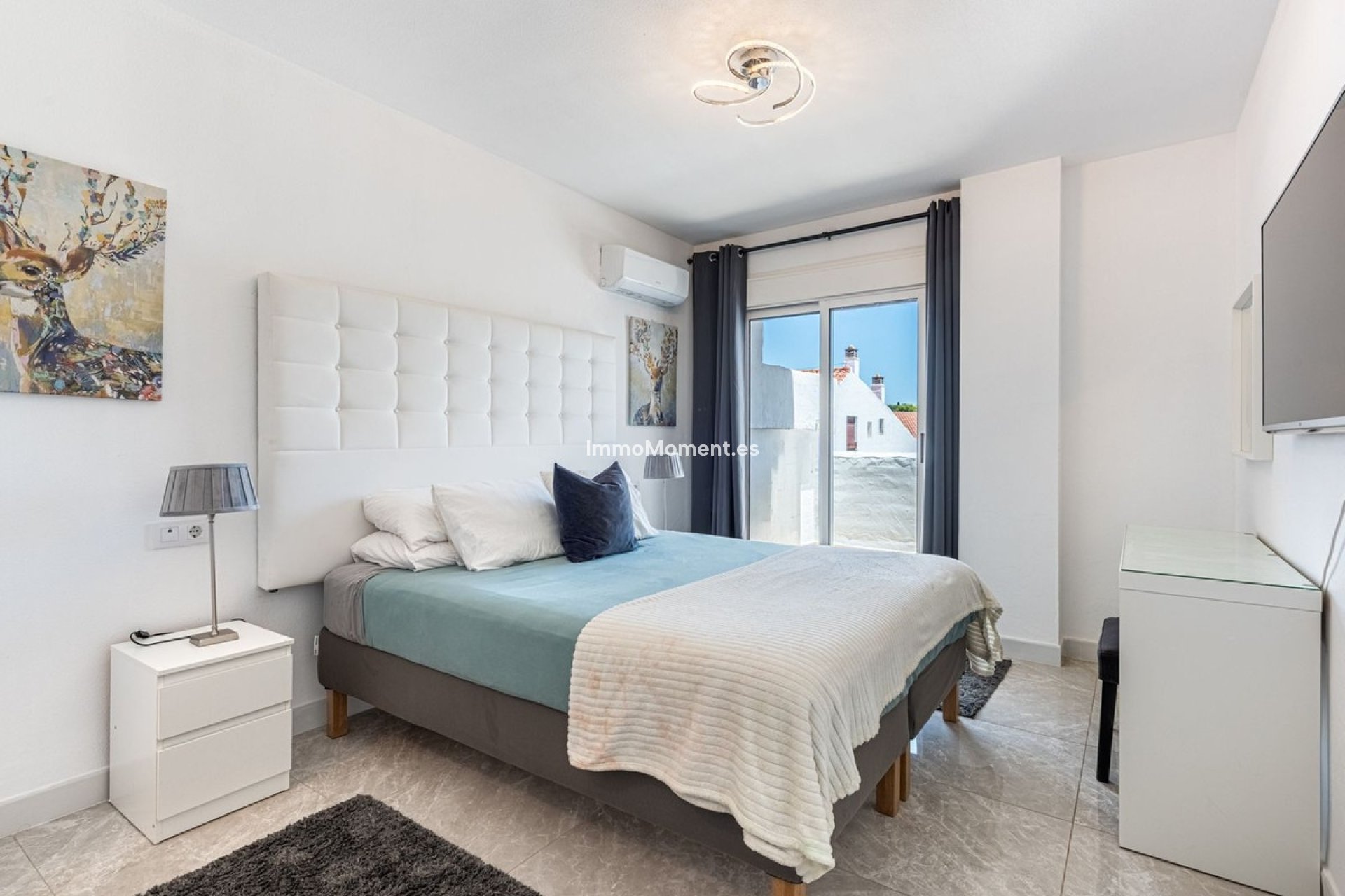 Resale - Apartment - Marbella - Nueva Andalucía