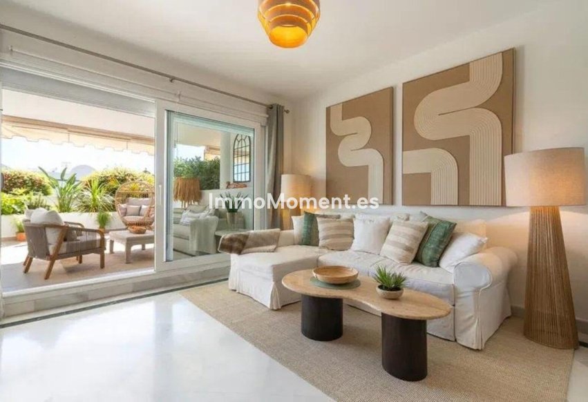 Resale - Apartment - Marbella - Nueva Andalucía