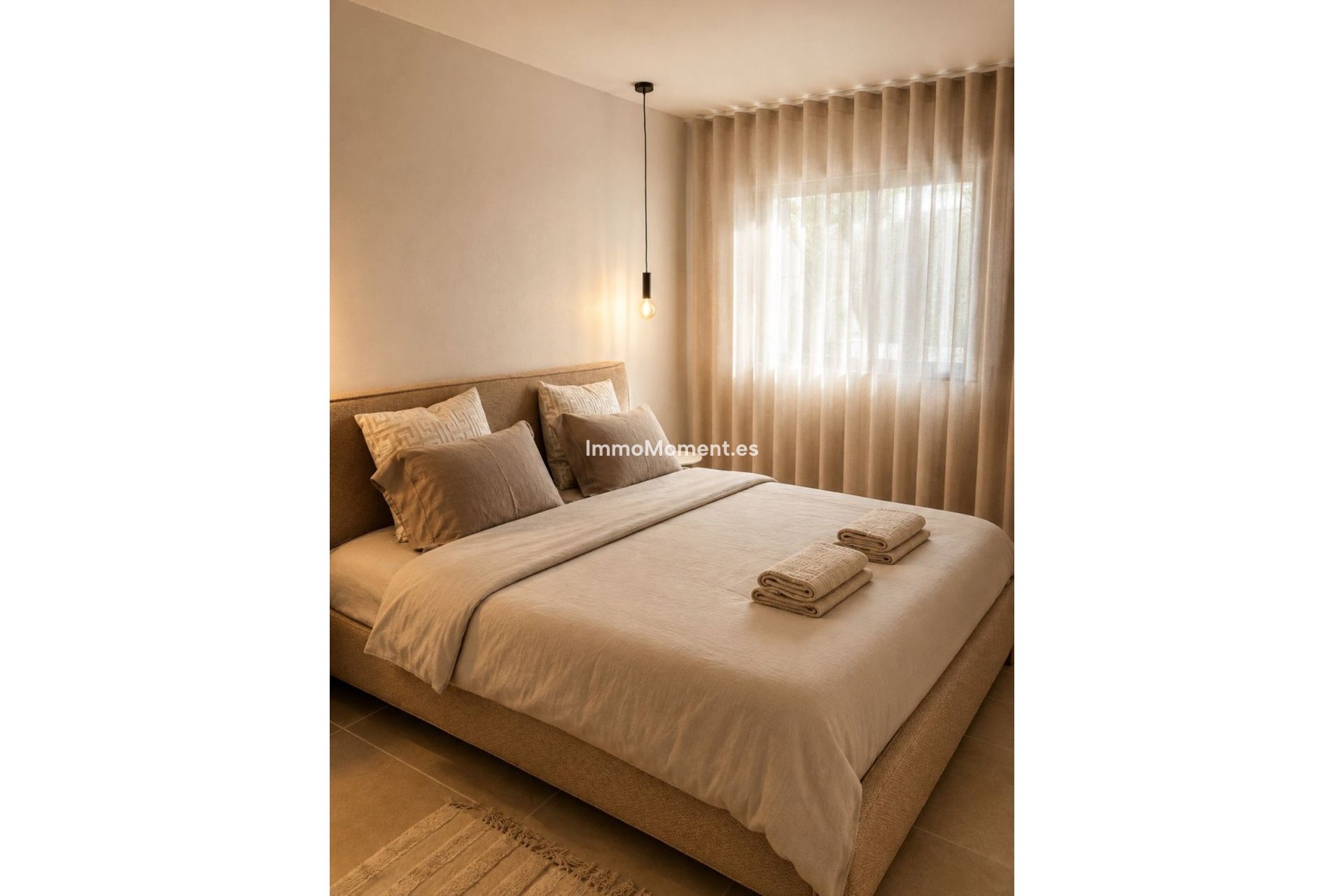 Resale - Apartment - Marbella - Nueva Andalucía