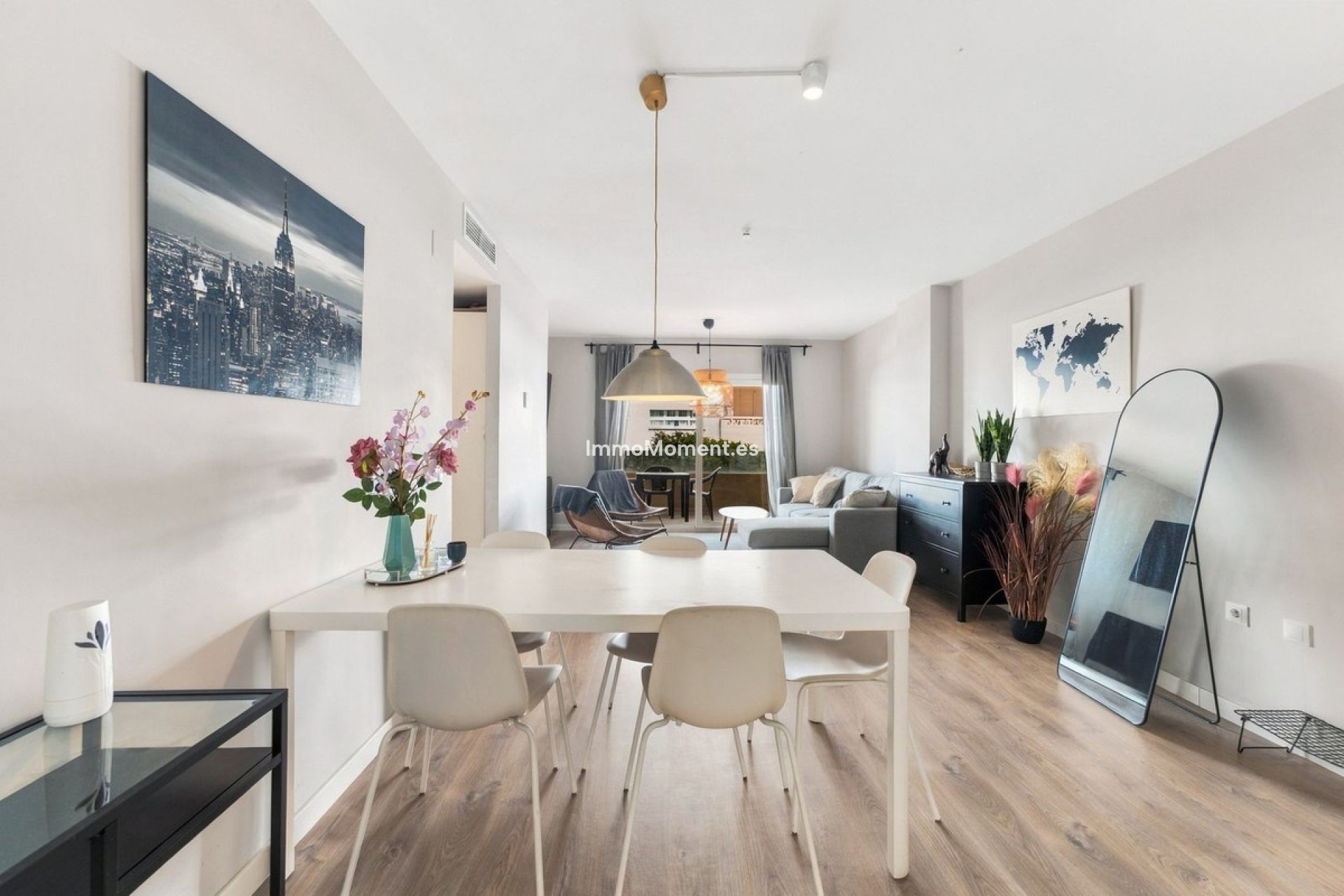 Resale - Apartment - Marbella - Nueva Andalucía