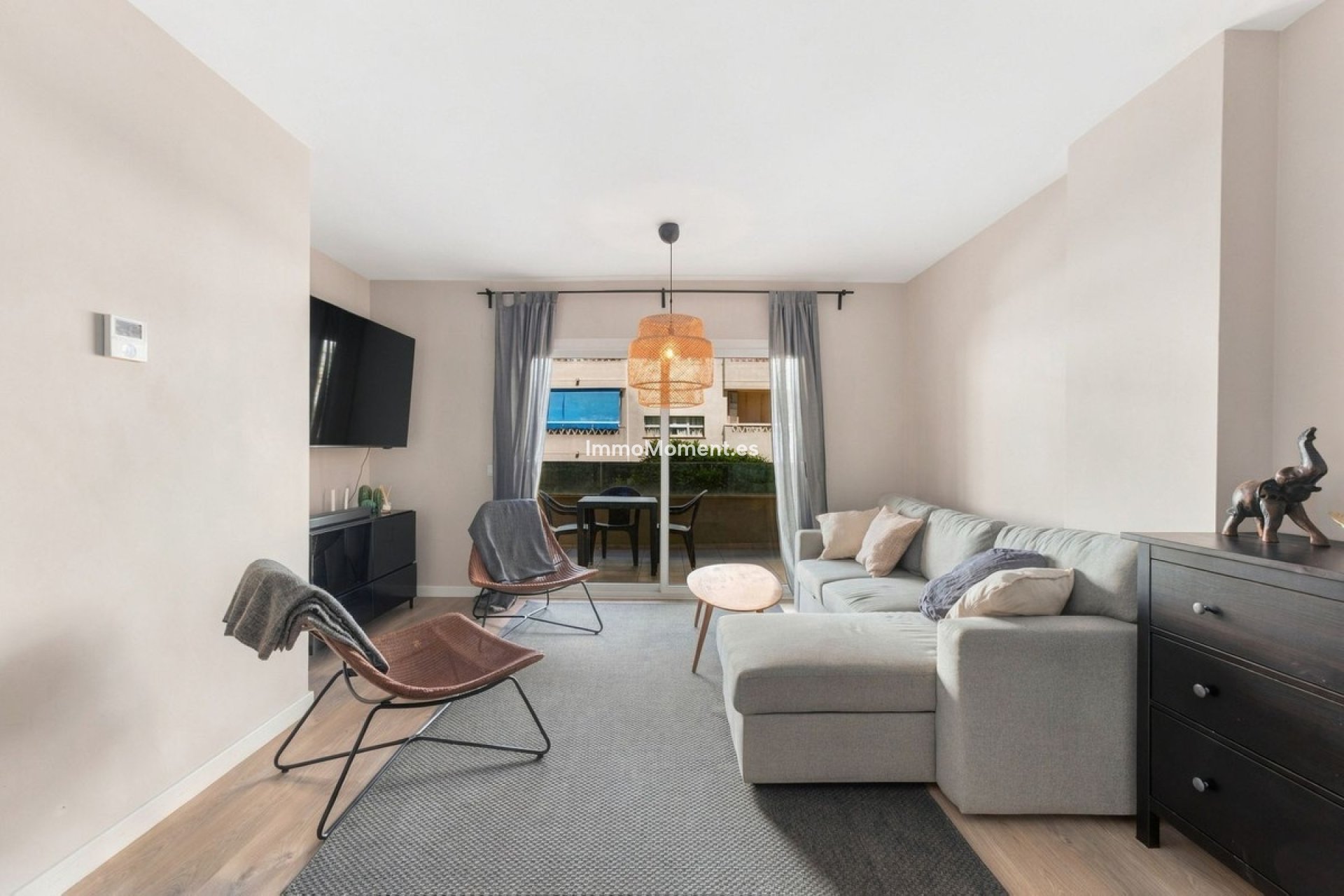 Resale - Apartment - Marbella - Nueva Andalucía