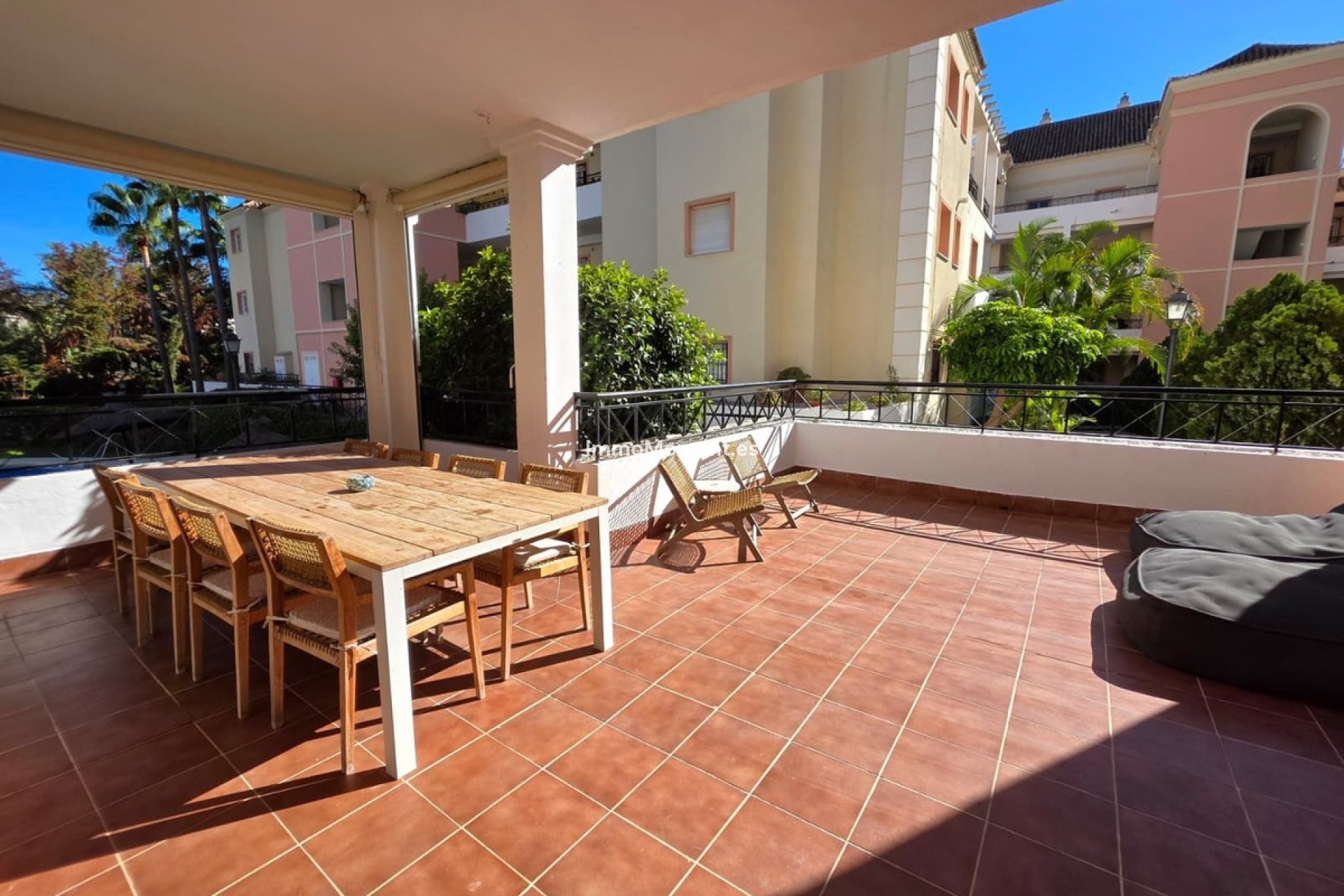 Resale - Apartment - Marbella - Nueva Andalucía