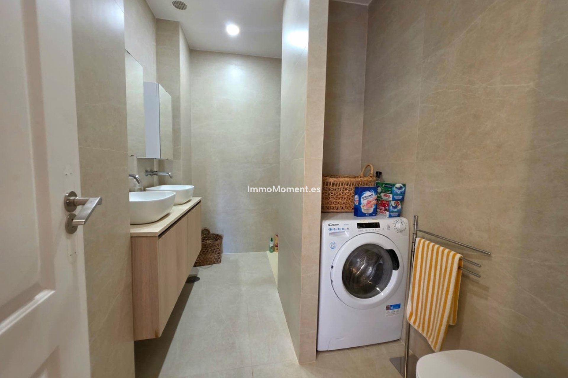 Resale - Apartment - Marbella - Nueva Andalucía