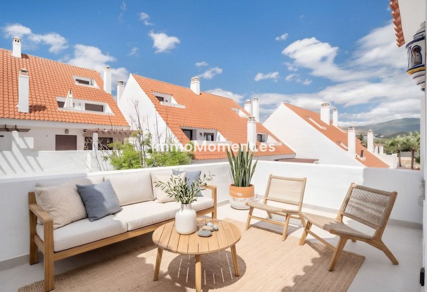 Resale - Apartment - Marbella - Nueva Andalucía