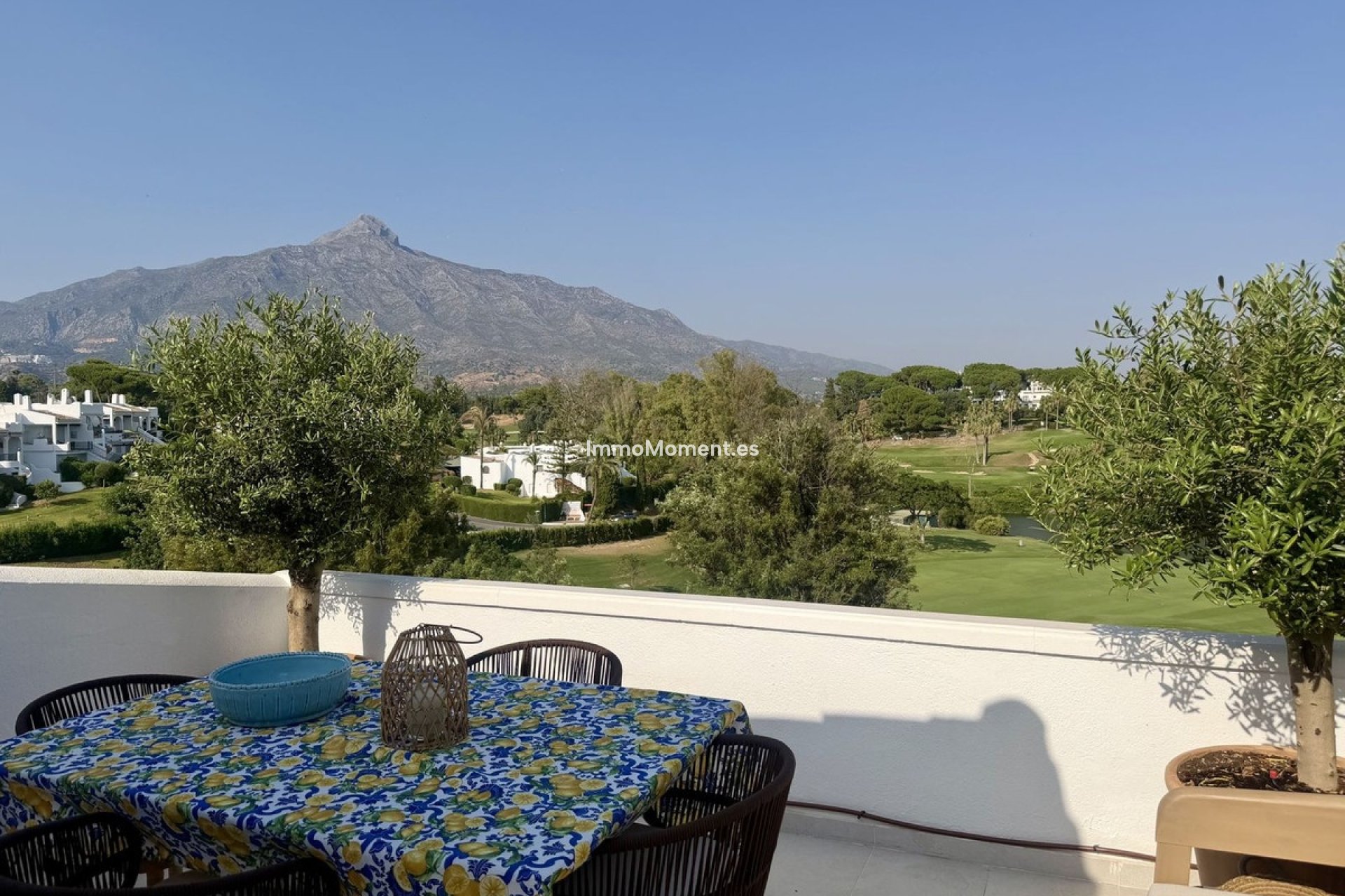 Resale - Apartment - Marbella - Nueva Andalucía
