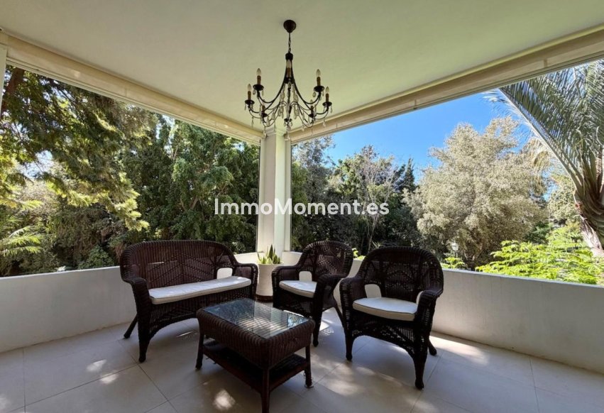 Resale - Apartment - Marbella - Nueva Andalucía