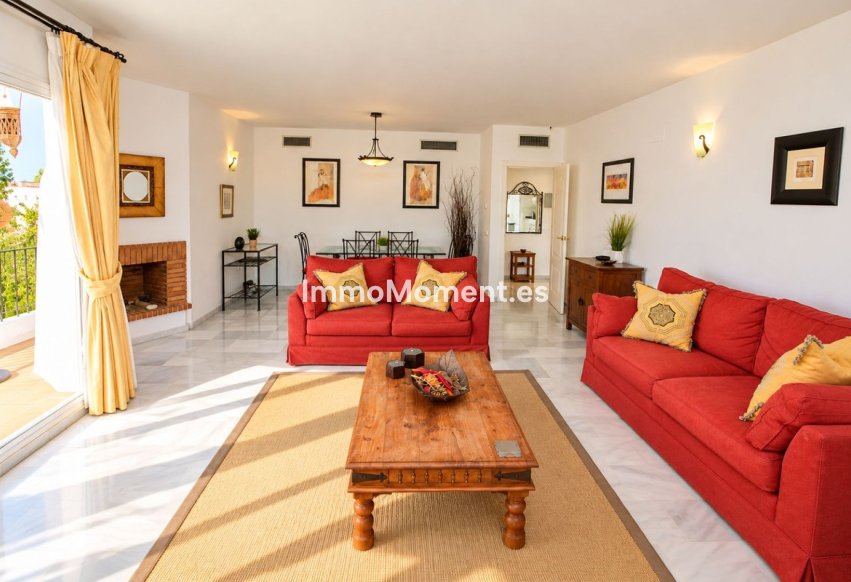 Resale - Apartment - Marbella - Nueva Andalucía