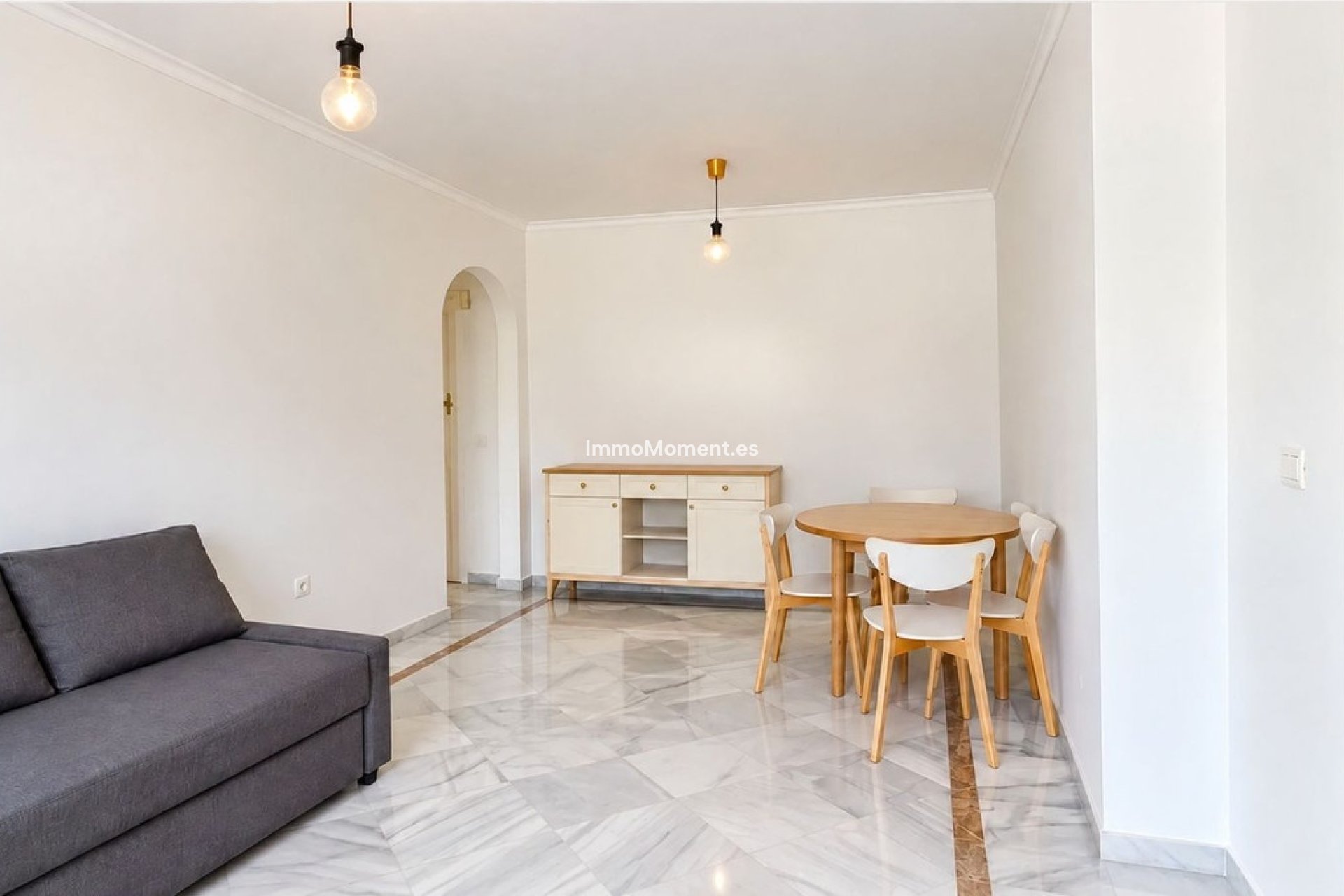Resale - Apartment - Marbella - Nueva Andalucía
