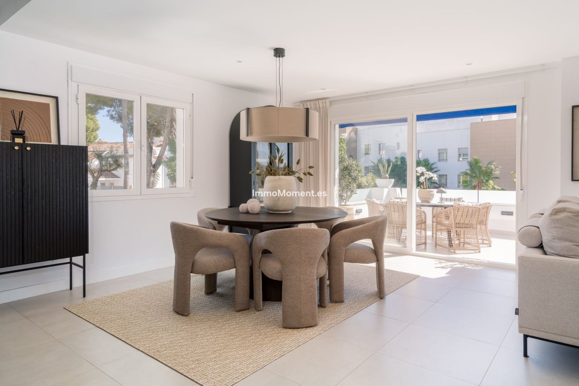 Resale - Apartment - Marbella - Nueva Andalucía