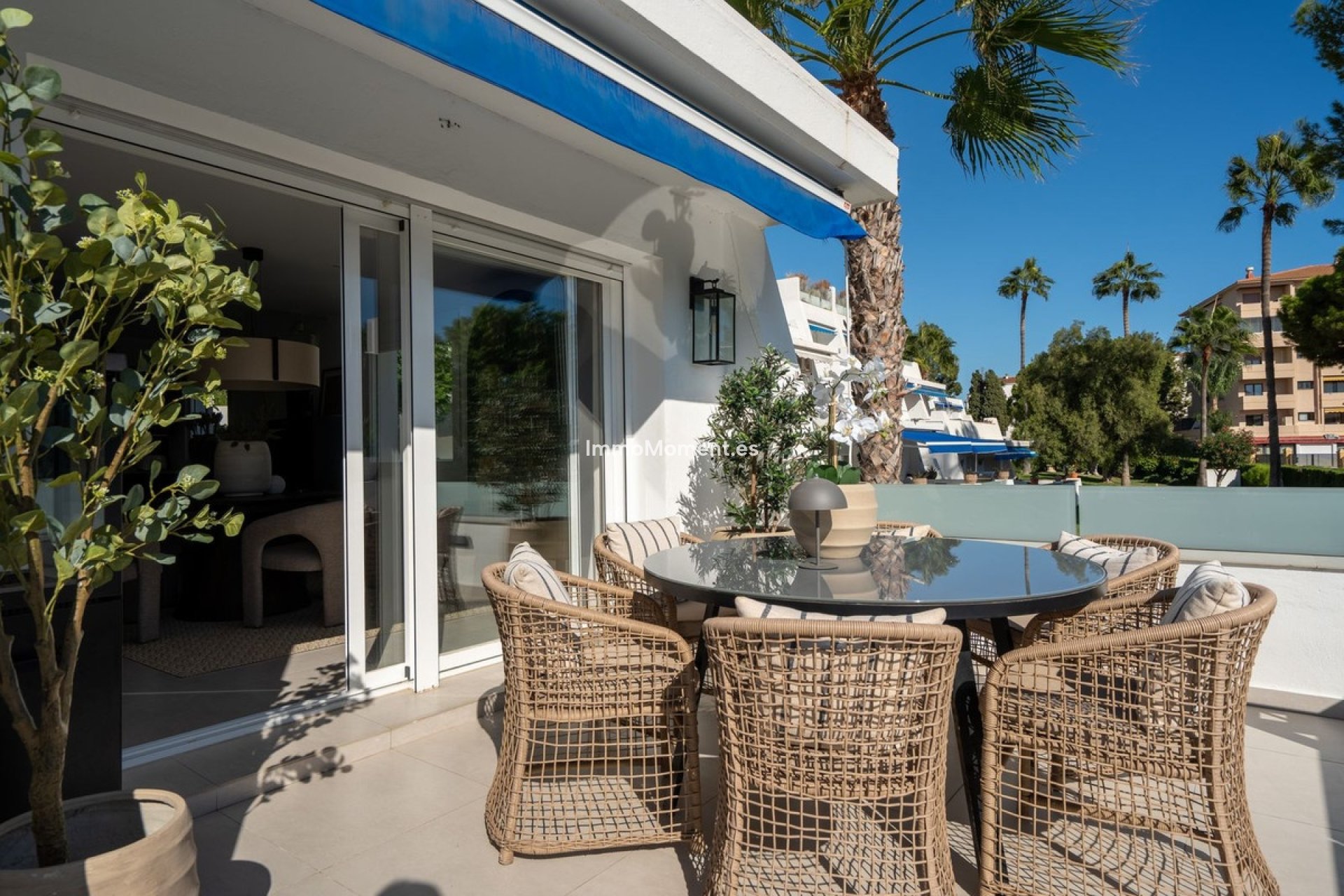 Resale - Apartment - Marbella - Nueva Andalucía