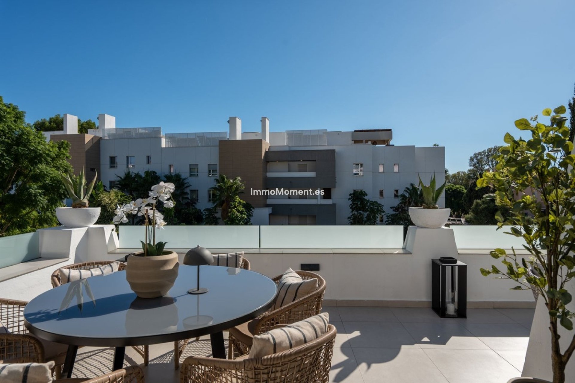 Resale - Apartment - Marbella - Nueva Andalucía