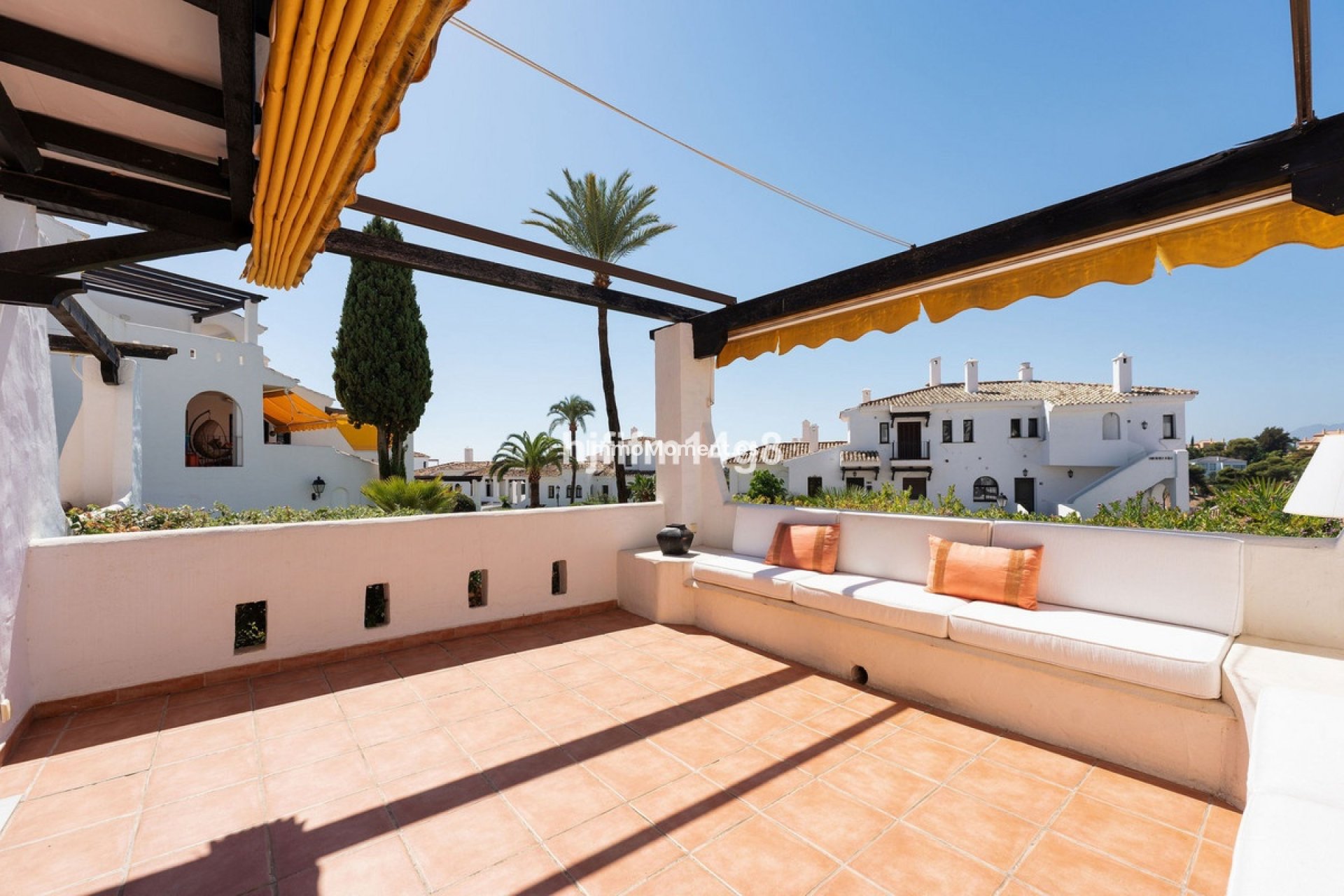 Resale - Apartment - Marbella - Nueva Andalucía