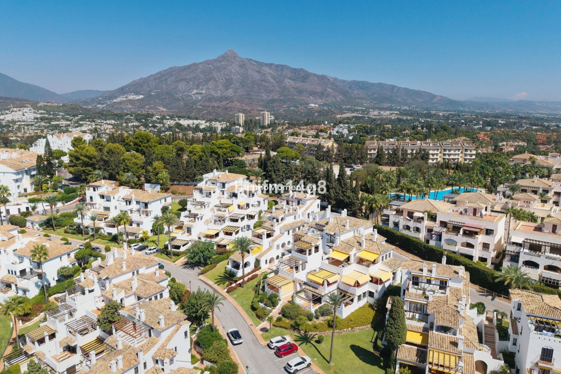 Resale - Apartment - Marbella - Nueva Andalucía