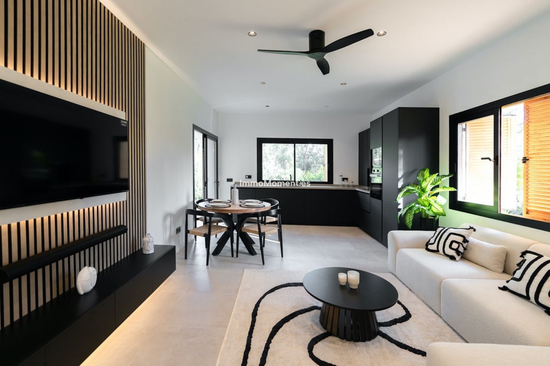 Resale - Apartment - Marbella - Nueva Andalucía