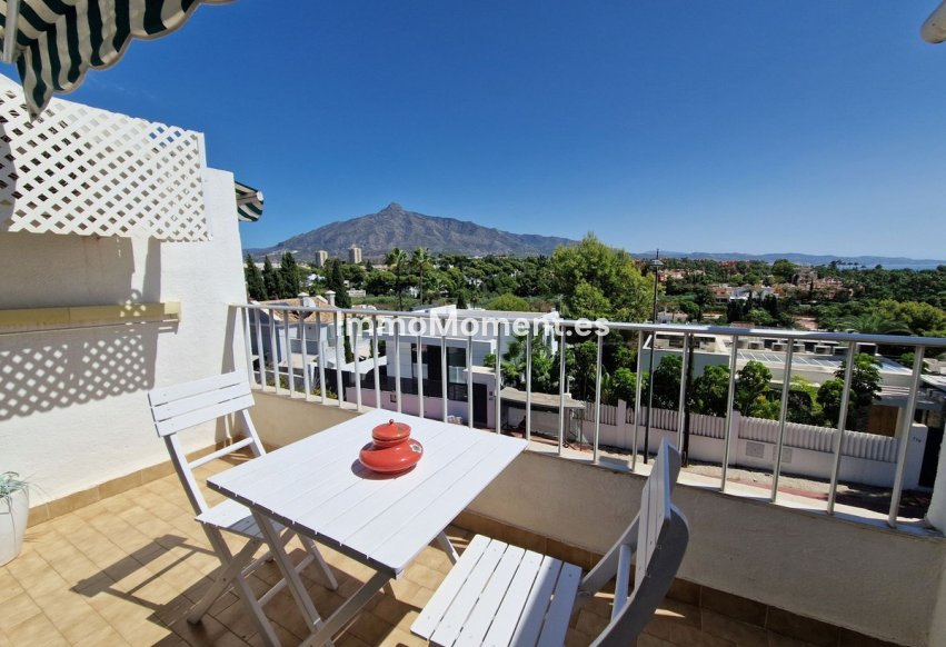 Resale - Apartment - Marbella - Nueva Andalucía