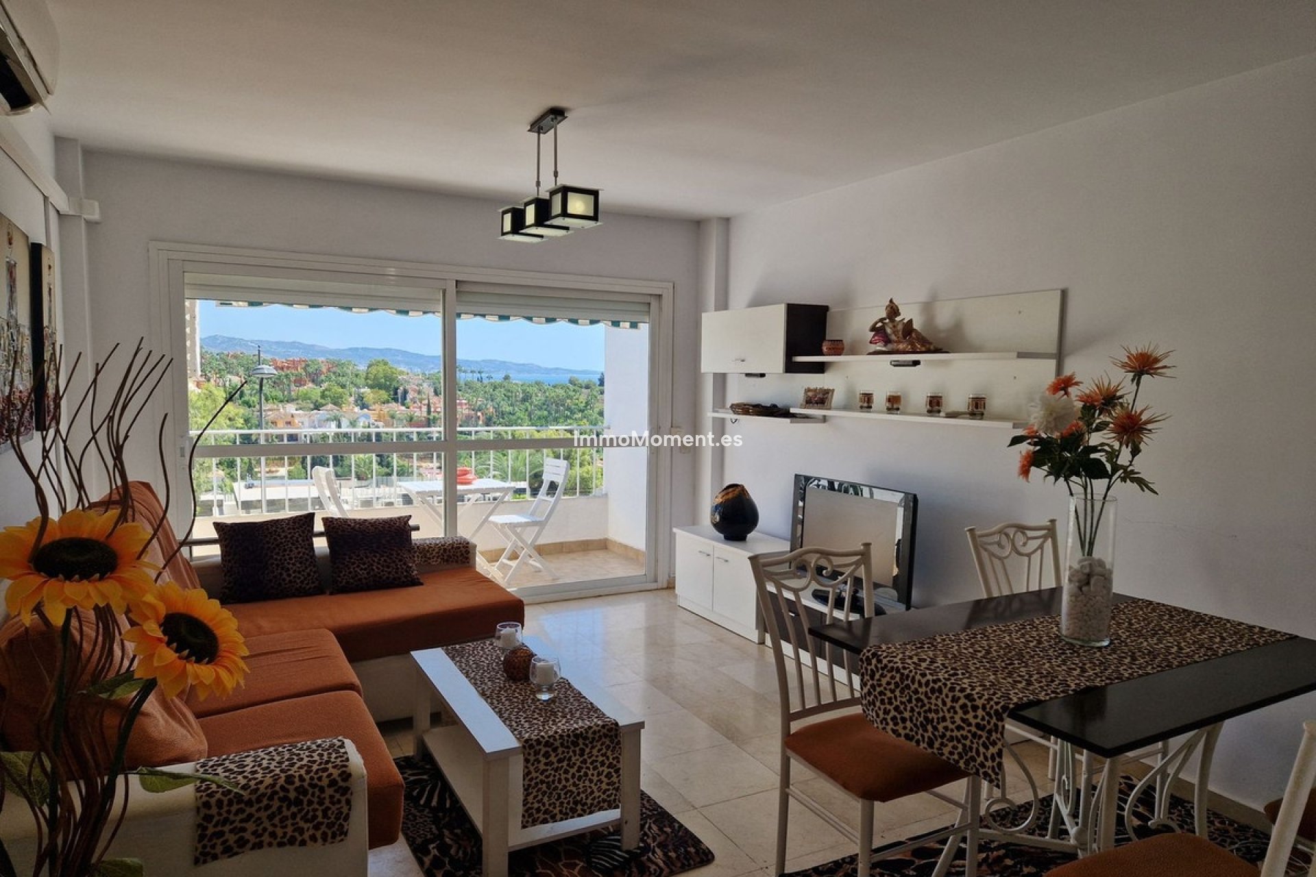 Resale - Apartment - Marbella - Nueva Andalucía