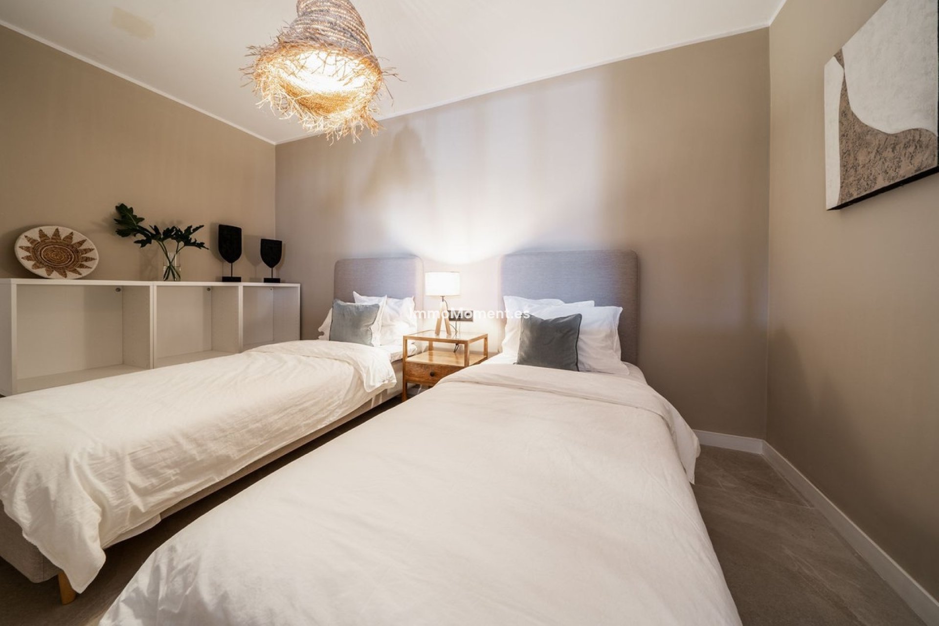 Resale - Apartment - Marbella - Nueva Andalucía