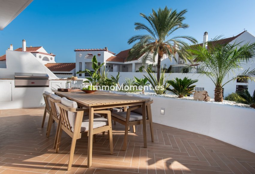 Resale - Apartment - Marbella - Nueva Andalucía
