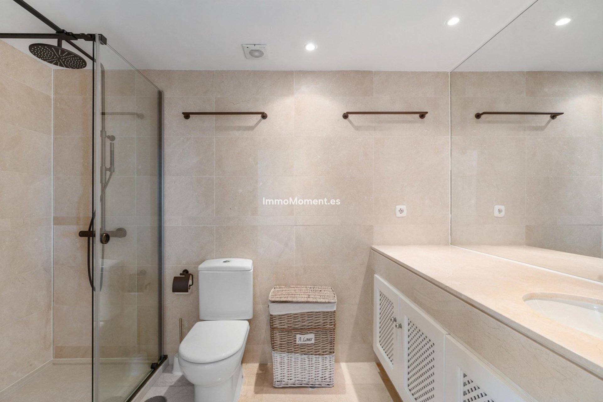 Resale - Apartment - Marbella - Nueva Andalucía