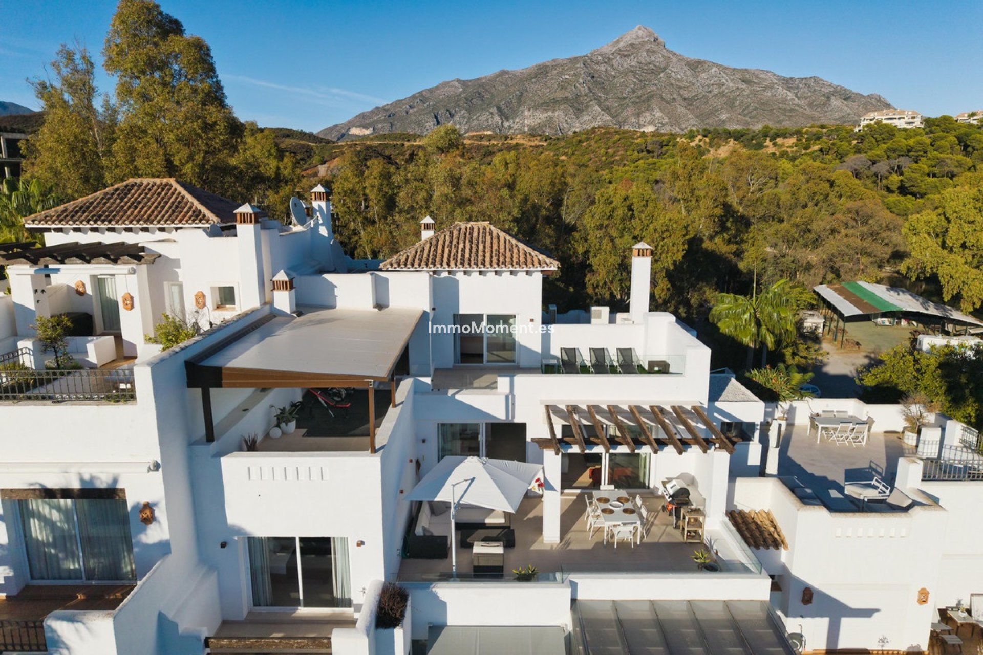 Resale - Apartment - Marbella - Nueva Andalucía