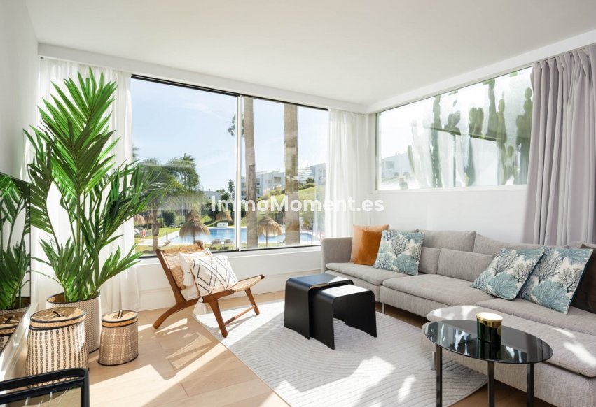 Resale - Apartment - Marbella - Nueva Andalucía