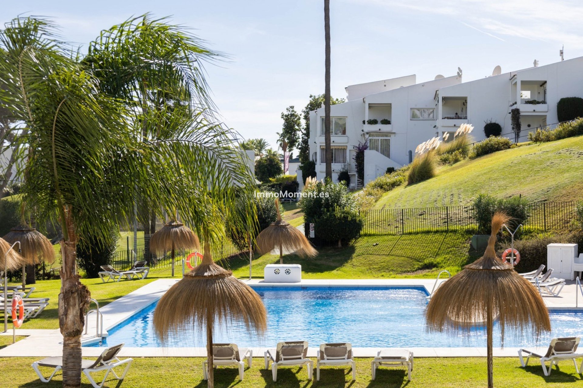 Resale - Apartment - Marbella - Nueva Andalucía