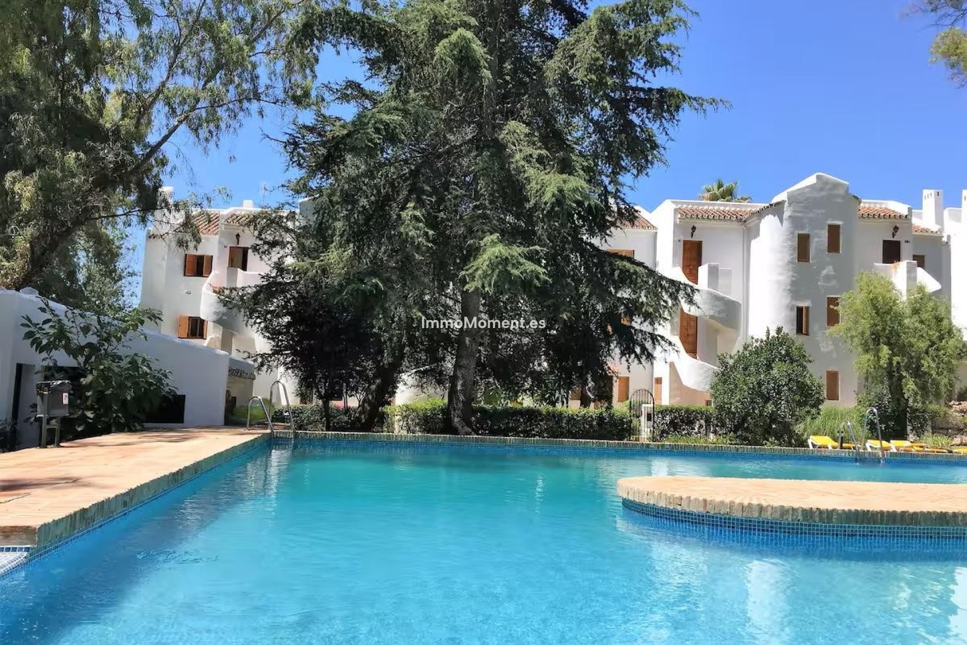 Resale - Apartment - Marbella - Nueva Andalucía