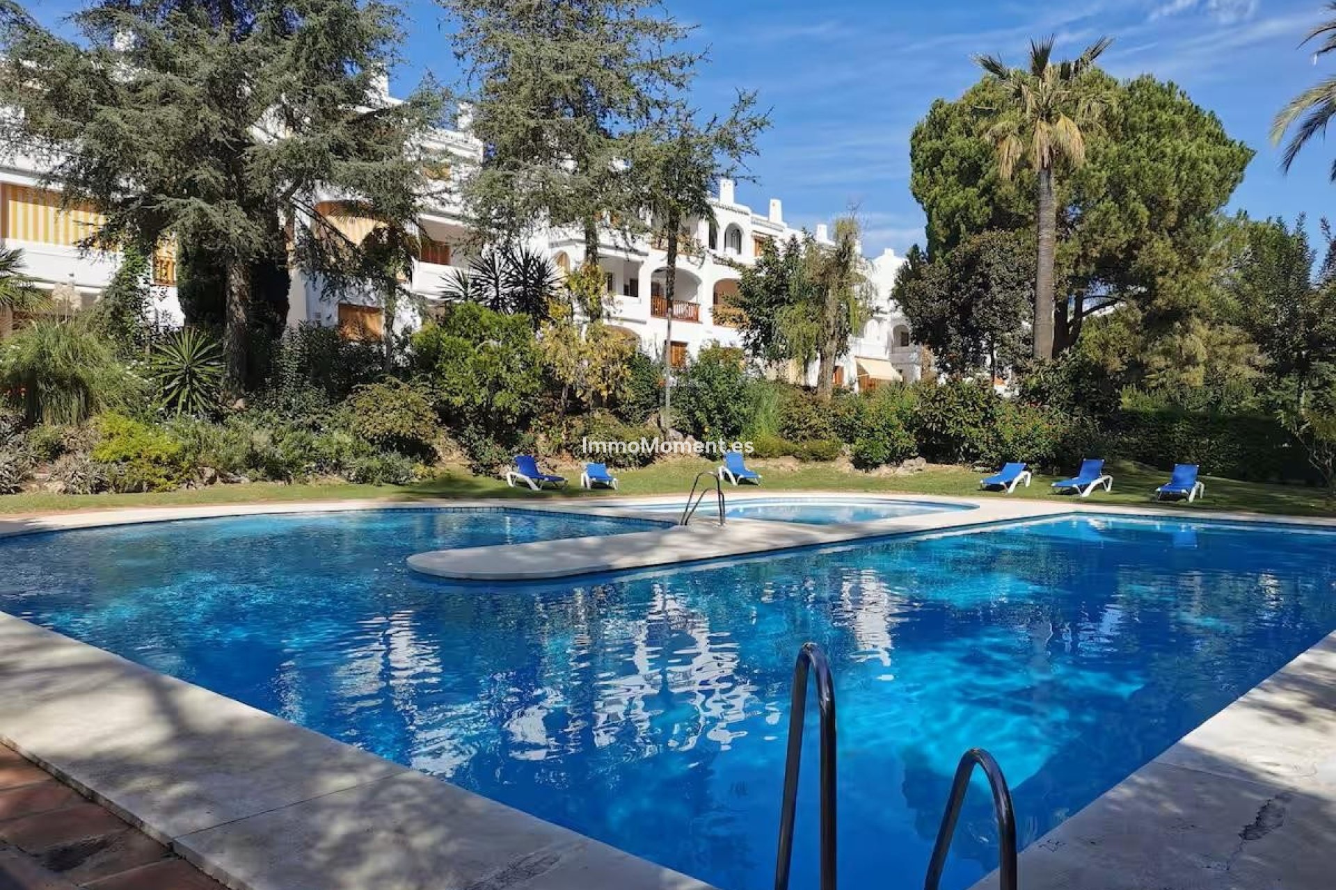Resale - Apartment - Marbella - Nueva Andalucía